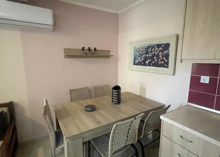 度假居 Anastelia - 1 *